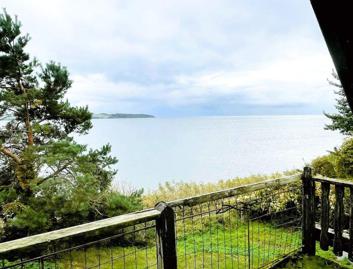 Immobilie in Mönchgut - Insel Rügen... einzigartiges, 2434m² großes Wassergrundstück mit 2 Wohngebäuden  - Bild 0