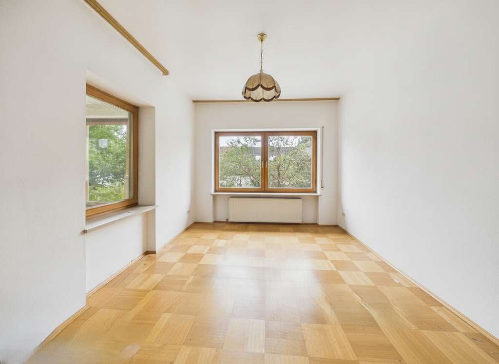 Immobilie in Nandlstadt - Viel Platz für Familie und mehrere Generationen – Haus mit großem Entwicklungspotenzial - Bild 3