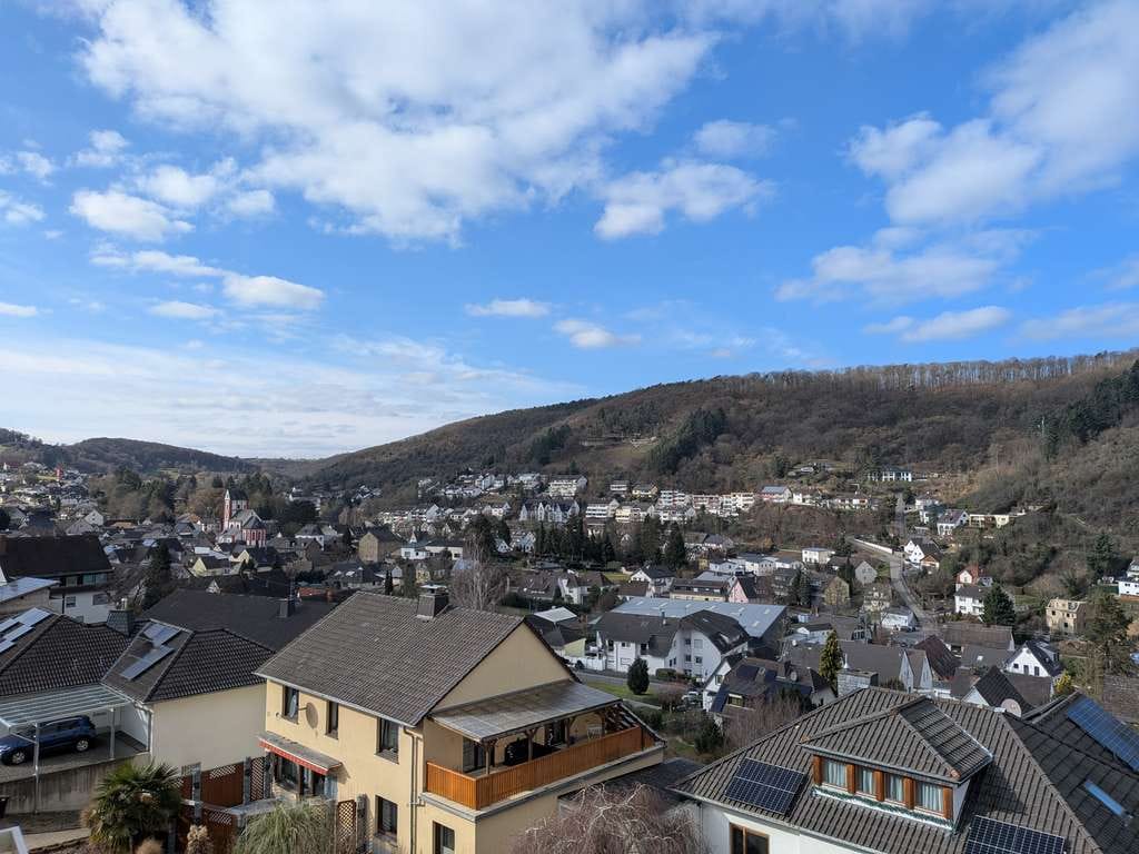 Immobilie in Bad Breisig - 3 Zimmer Wohnung in ruhiger Lage mit toller Aussicht. Perfekt für Eigennutzer oder Kapitalanleger - Bild 0