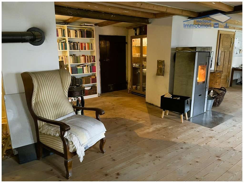 Immobilie in Unterdießen - Tradition trifft Zukunft: Denkmalgeschütztes Bauernhaus mit Baugrundstück – sofort bezugsfrei - Bild 4