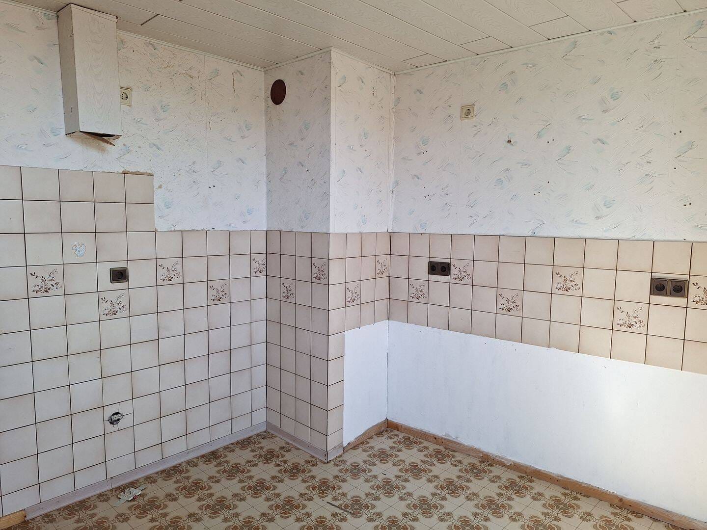 Immobilie in Naumburg - *** Dreifamilienhaus direkt in Naumburg zu verkaufen *** - Bild 2