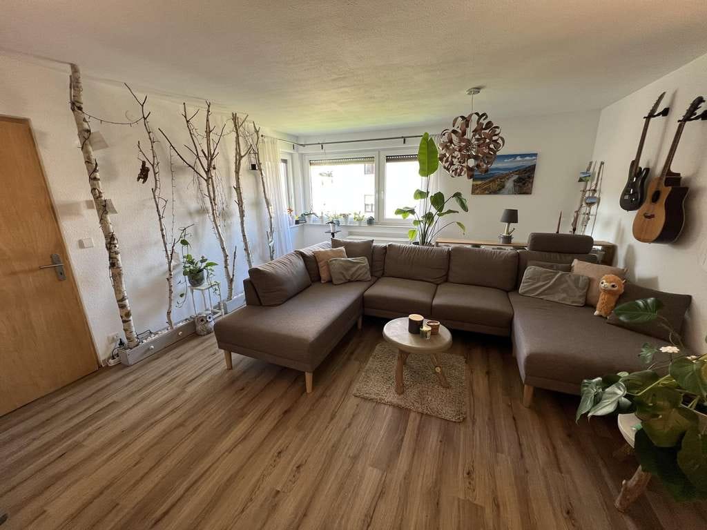 Immobilie in Allmersbach im Tal - Schöne 3,5 Zimmer Eigentumswohnung mit 2 Balkonen - Bild 1