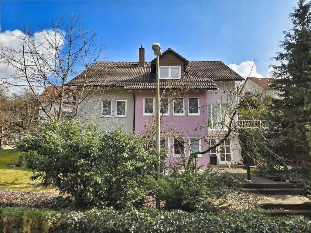 Immobilie in Haßfurt - Traumhaftes Wohnen für Ihre Familie (Wfl. ca. 245 m²) mit großem Garten in naturnaher, ruhiger La - Bild 2