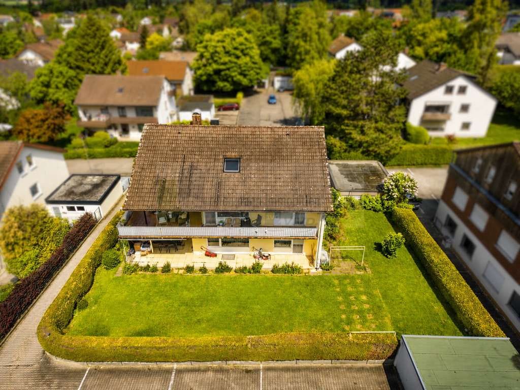 Immobilie in Bad Dürrheim - Wohnen und vermieten in Bestlage von Bad Dürrheim – gepflegtes 3-Fam.Haus mit Südausrichtung u. 2 Ga - Bild 3