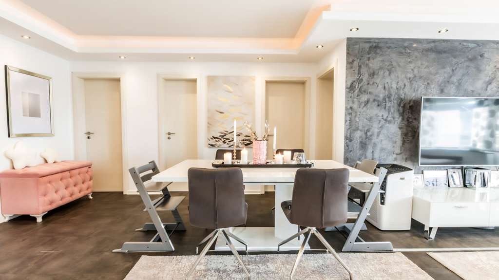 Immobilie in Wolfschlugen - Entspanntes Familienleben: 4 Zimmer mit Balkon und stressfreiem Parken dank Garage & Stellplatz. - Bild 1