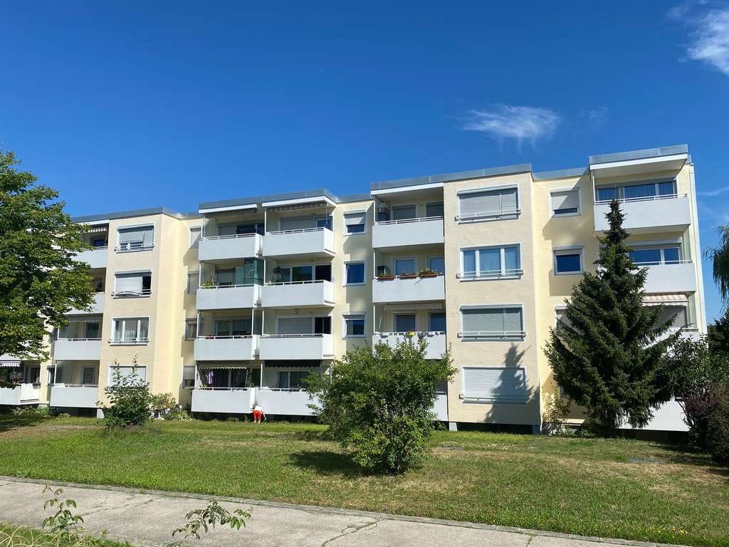 Immobilie in Olching - ATTRAKTIVE 1-ZIMMER ETAGENWOHNUNG MIT SÜDBALKON UND TIEFGARAGEN-EINZELSTELLPLATZ IN RUHIGER WOHNLAGE - Bild 2