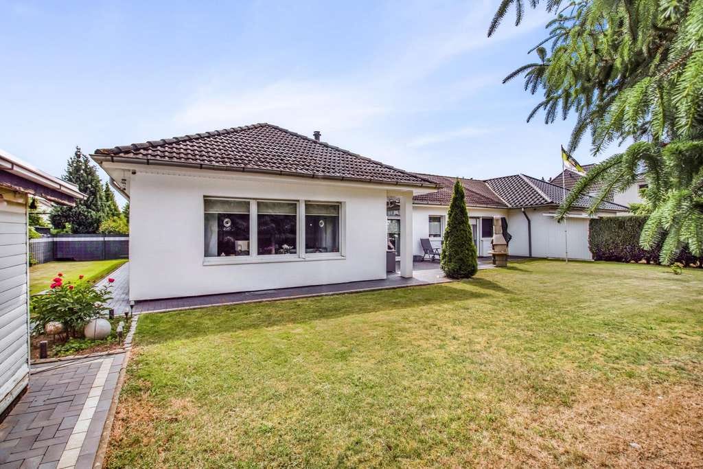 Immobilie in Oyten - Exklusiver Bungalow mit Einliegerwohnung, Doppelgarage und großem Grundstück in Oyten - Bild 3