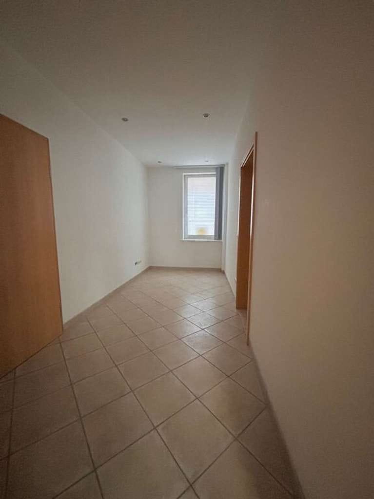 Immobilie in Triberg im Schwarzwald - Praxisräume mit 66 m² – ideal zur Umwandlung in Wohnfläche im EG - Bild 3