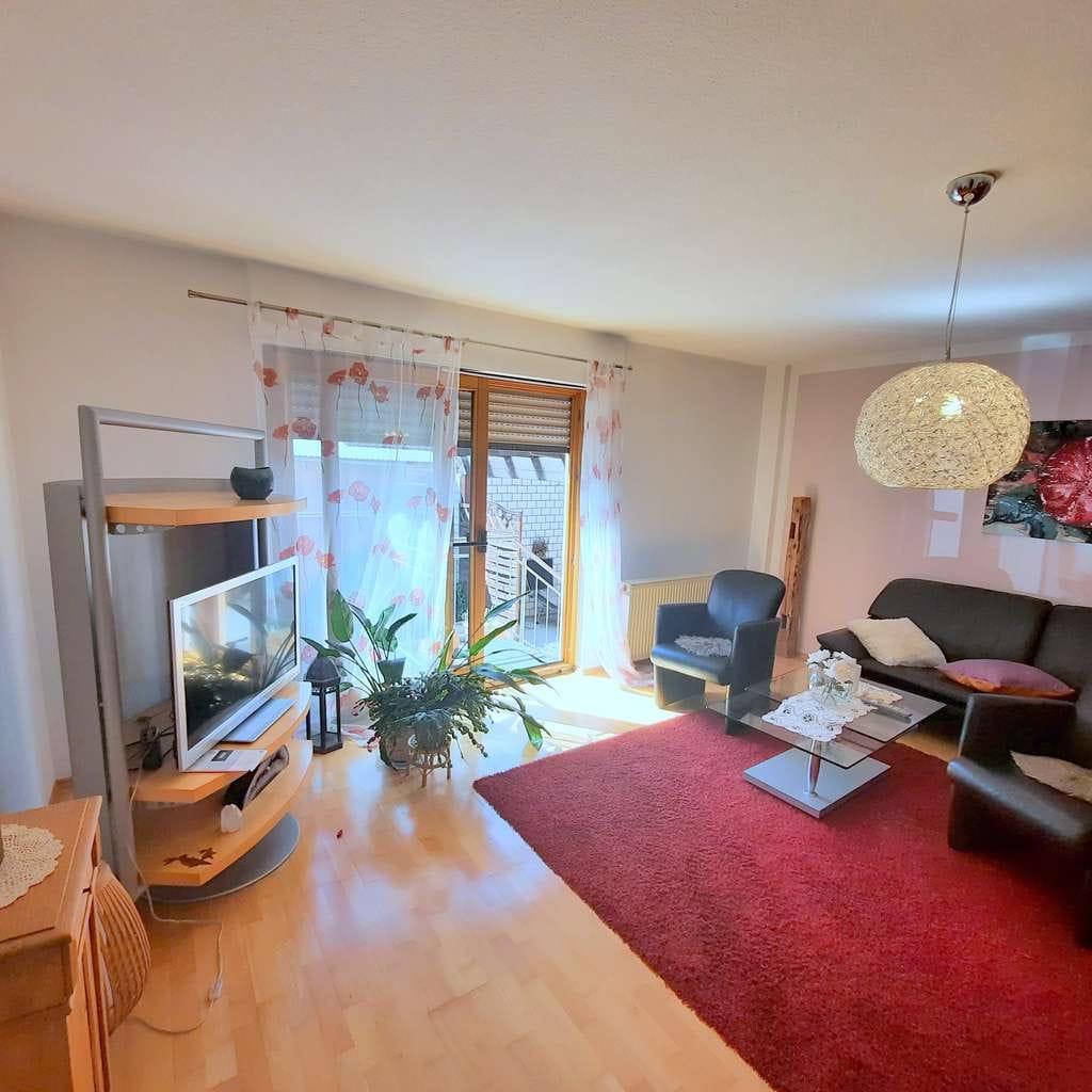 Immobilie in Neuhausen - Modernisiertes Zweifamilienhaus in Neuhausen-Hamberg - Bild 0