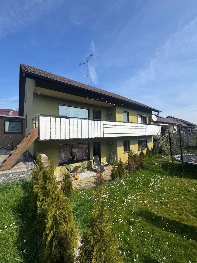 Immobilie in Schwaigern - Großzügiges Einfamilienhaus mit Einliegerwohnung, Garten & Ausbaupotenzia - Bild 0
