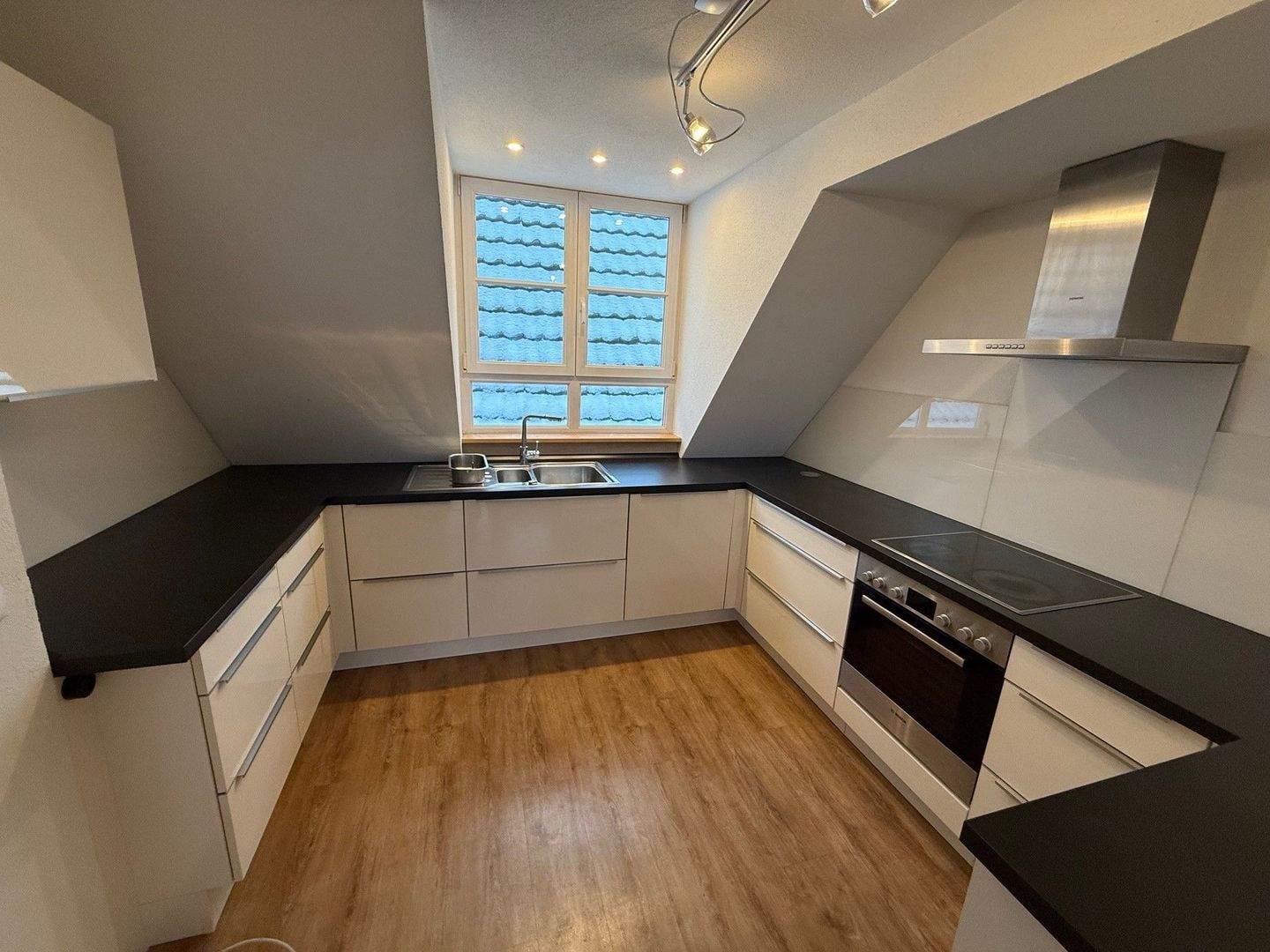 Immobilie in Volkach - schöne 4-Zi.-Wohnung im Herzen Escherndorfs - Bild 1