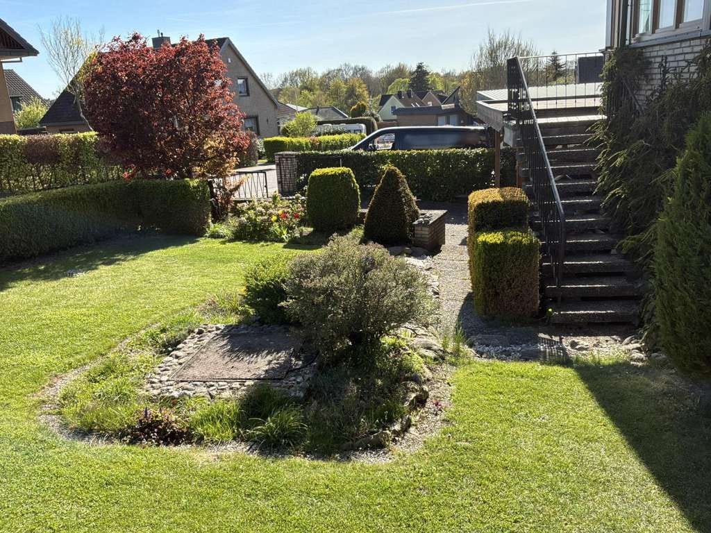 Immobilie in Fahrenkrug - Ein Zuhause mit Perspektive: Großzügiges EFH mit Einliegerwhg. und überdachter Terrasse - Bild 3