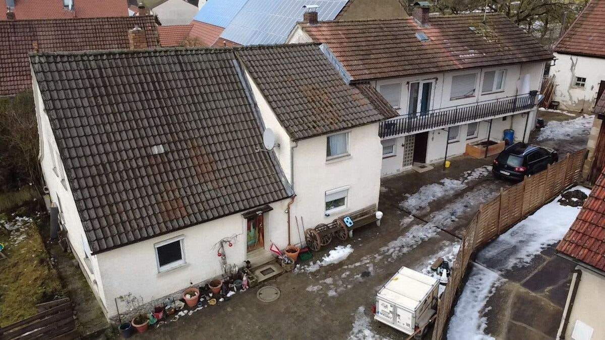 Immobilie in Scheinfeld - Tierhalter aufgepasst !!! Reichlich Platz mit vielen Möglichkeiten in ruhiger Dorflage von Erlabronn - Bild 1