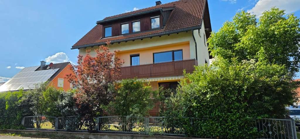 Immobilie in Schlüsselfeld - Mehrfamilienhaus mit großem eingezäunten Grundstück - Bild 0