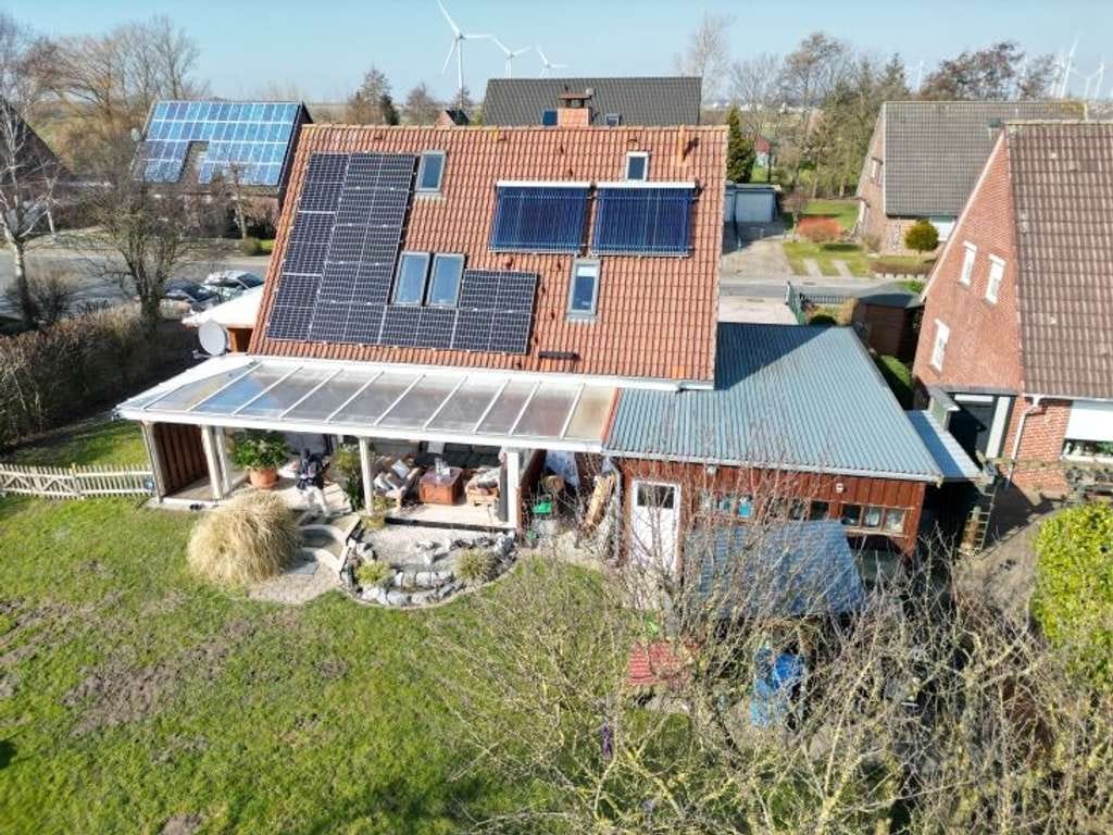 Immobilie in Kaiser-Wilhelm-Koog - Nordseenahes Einfamilienhaus bei Friedrichskoog mit Wohnmobil-Carport und Platz fürs Hobby - Bild 2