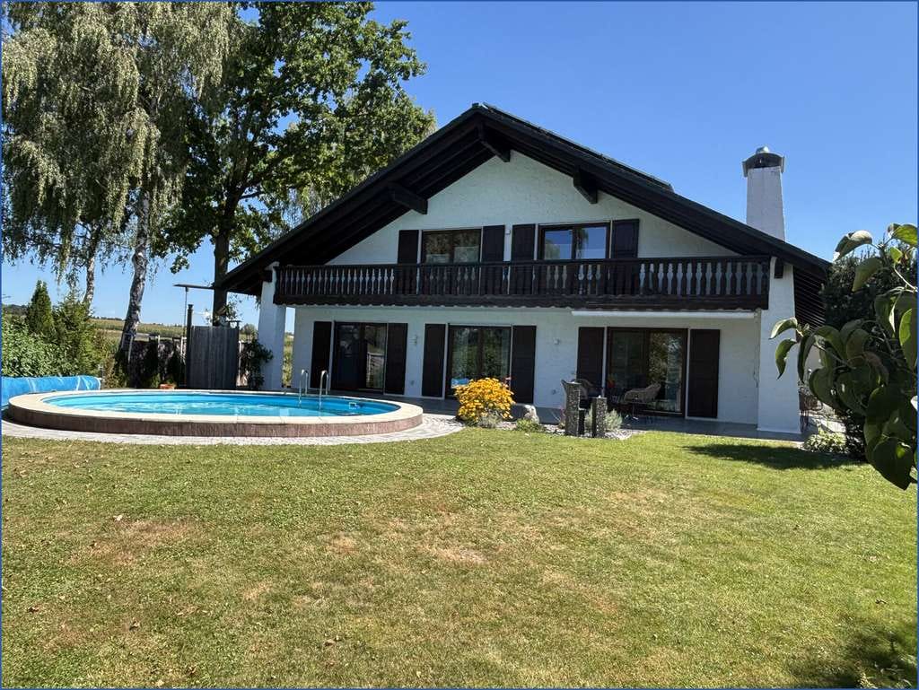 Immobilie in Schrobenhausen - Stilvolle Landhausvilla 
- energieeffizient und repräsentativ! - Bild 1
