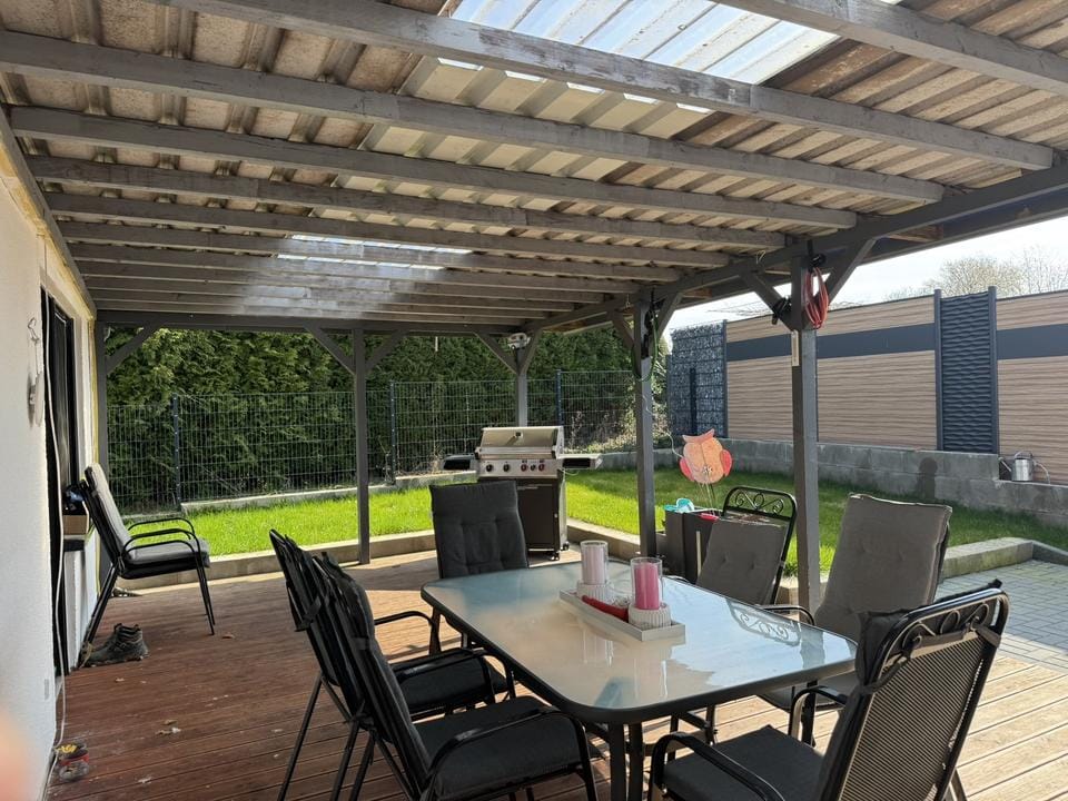 Immobilie in Dörentrup - Perfekt für Familien: Flachdachbungalow mit großem Garten und Garage... - Bild 0