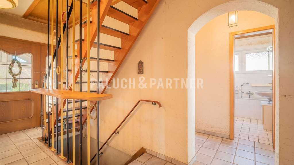 Immobilie in Ense - Interessantes Wohnhaus mit großzügigem Grundstück und Potenzial in Niederense - Bild 2