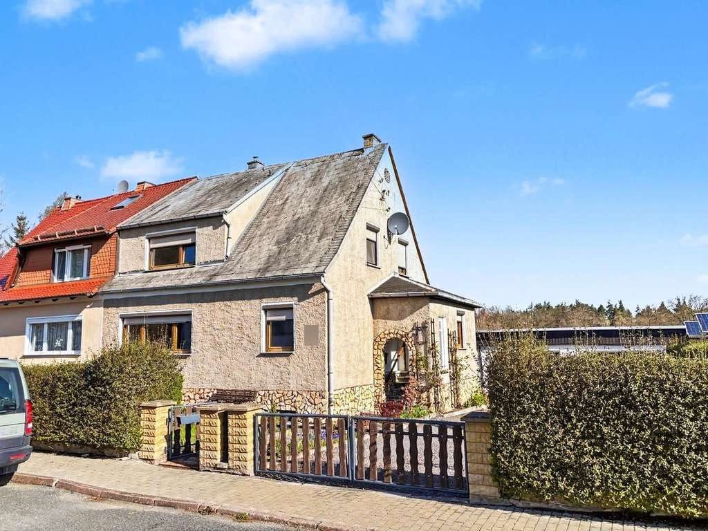 Immobilie in Auma-Weidatal - Solide Doppelhaushälfte mit Doppelgarage in Auma-Weidatal - Bild 0