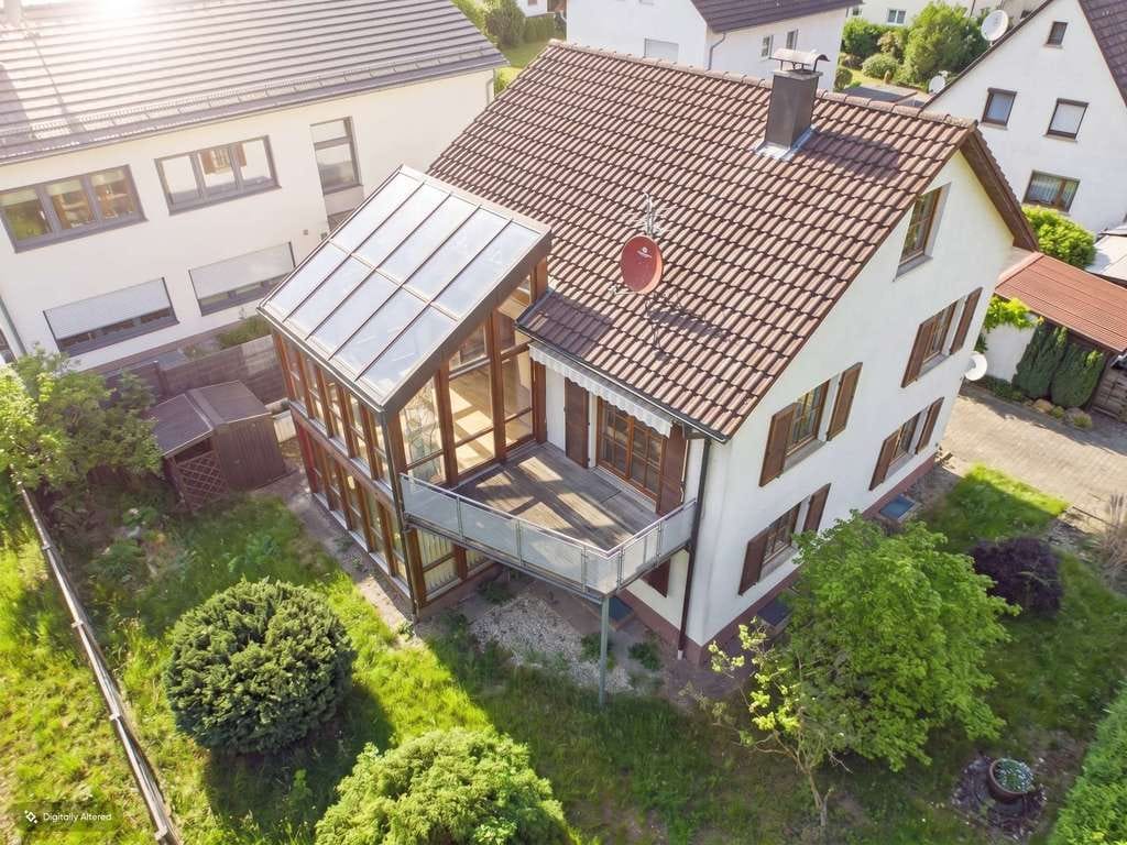 Immobilie in Bondorf - Familienidylle - modernisiertes ZFH mit Doppelgarage, Hof und Garten - Bild 1