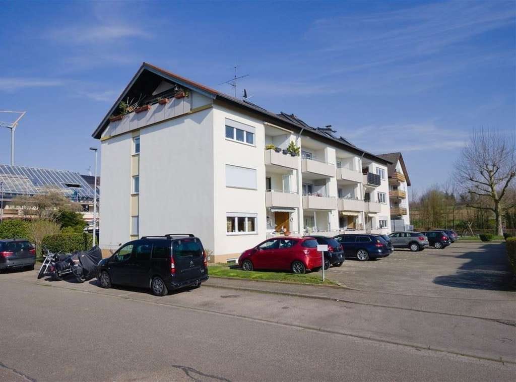 Immobilie in March - Ihr neues Zuhause: Lichtdurchflutete Dachgeschosswohnung mit Balkon - Bild 1