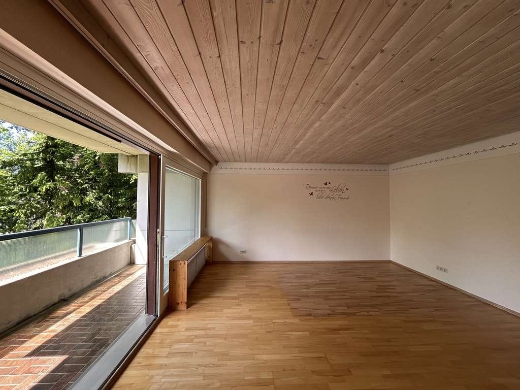 Immobilie in Traunstein - Zentrale 2-Zimmer-Hochparterrewohnung mit Balkon in Traunstein - Bild 2