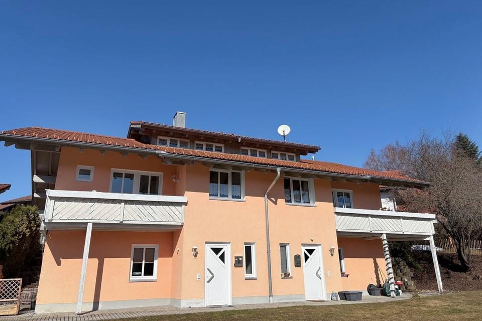 Immobilie in Bayerisch Eisenstein - Ideal zur Eigennutzung und/oder als Kapitalanlage (Vermietung) - Bild 0