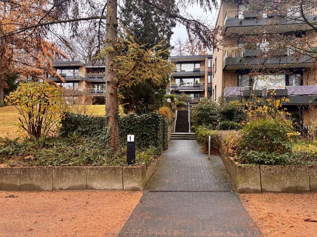 Immobilie in Wentorf bei Hamburg - Exklusives Wohnen im Grünen - ETW mit Balkon - Bild 1