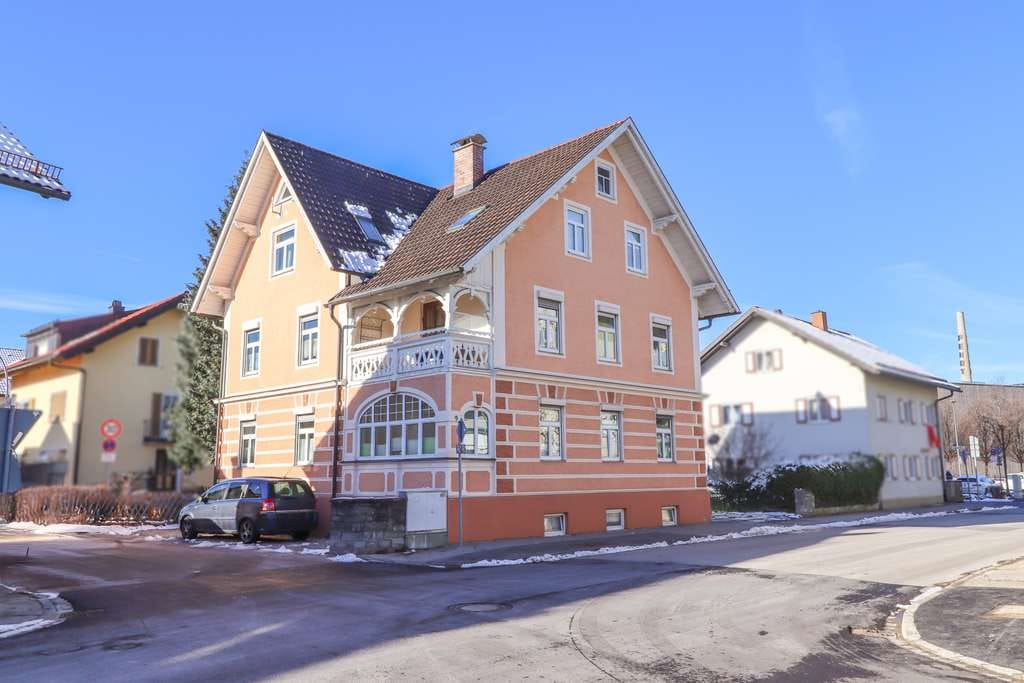 Immobilie in Marktoberdorf - Zentrales Mehrfamilienhaus - gepflegt, voll vermietet und familienfreundlich - Bild 0