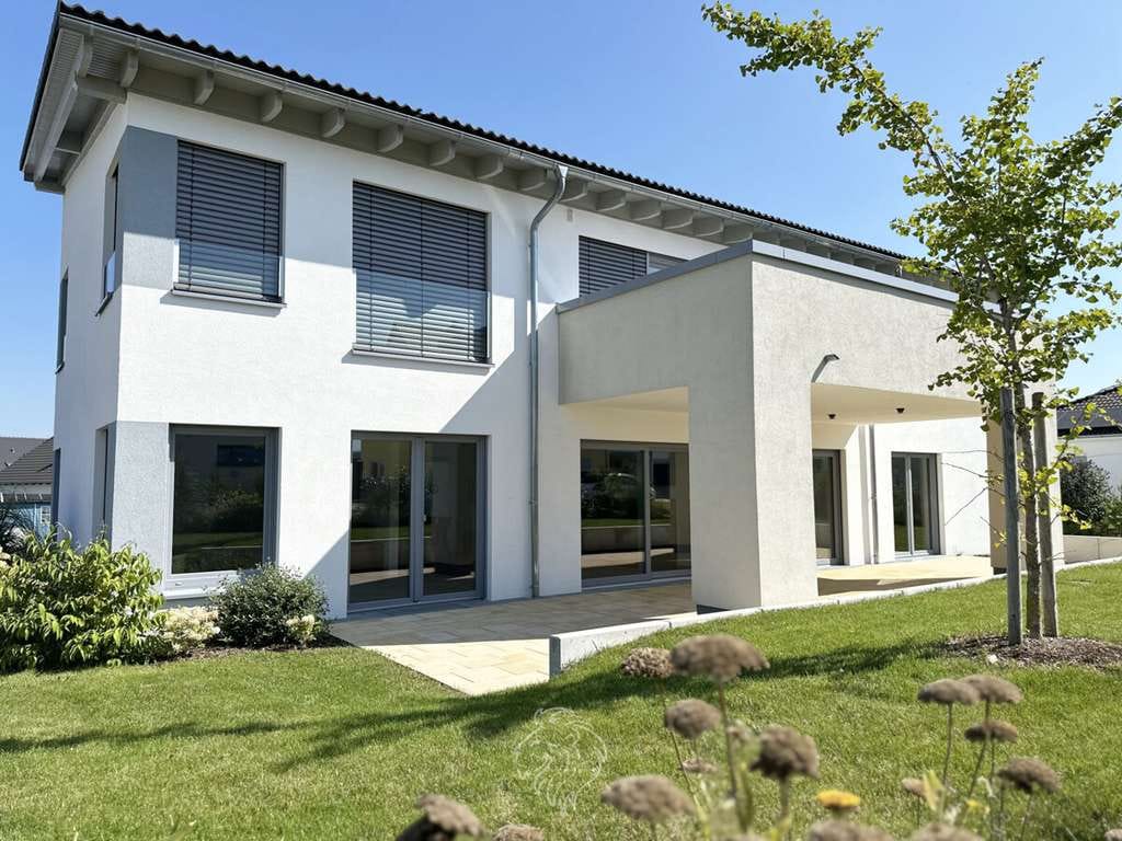 Immobilie in Prichsenstadt - Exklusives Zweifamilienhaus in sonniger Lage von Prichsenstadt! - Bild 0