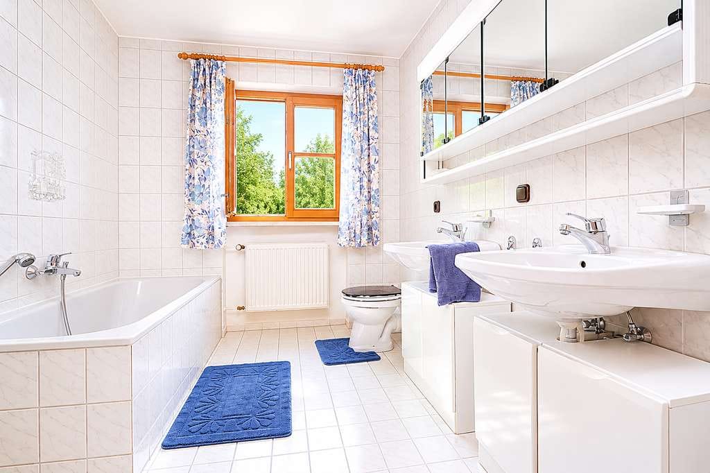 Immobilie in Buch am Erlbach - Einfamilienhaus mit riesigem Baugrundstück – Wohnen, erweitern oder neu entwickeln! - Bild 4