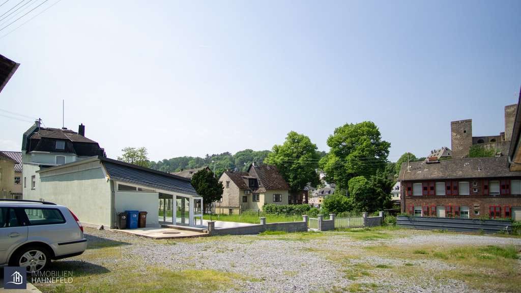 Immobilie in Runkel - Ehemaliges Gaststättenobjekt mit eingerichteten Fremdenzimmern, Wintergarten uvm. - Bild 1