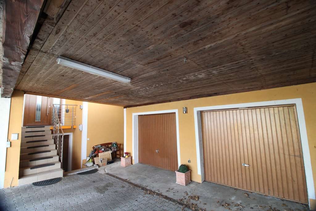 Immobilie in Kümmersbruck - 4 Familienhaus und Einliegerwohnung , 2 Garagen , 5 Stellplätzen , Garten und Balkone - Bild 4
