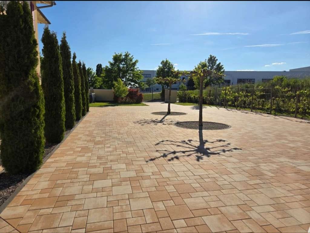 Immobilie in Sauldorf - Unternehmervilla Toskana Villa mit Outdoorküche Bar nahe Bodensee  - Bild 3