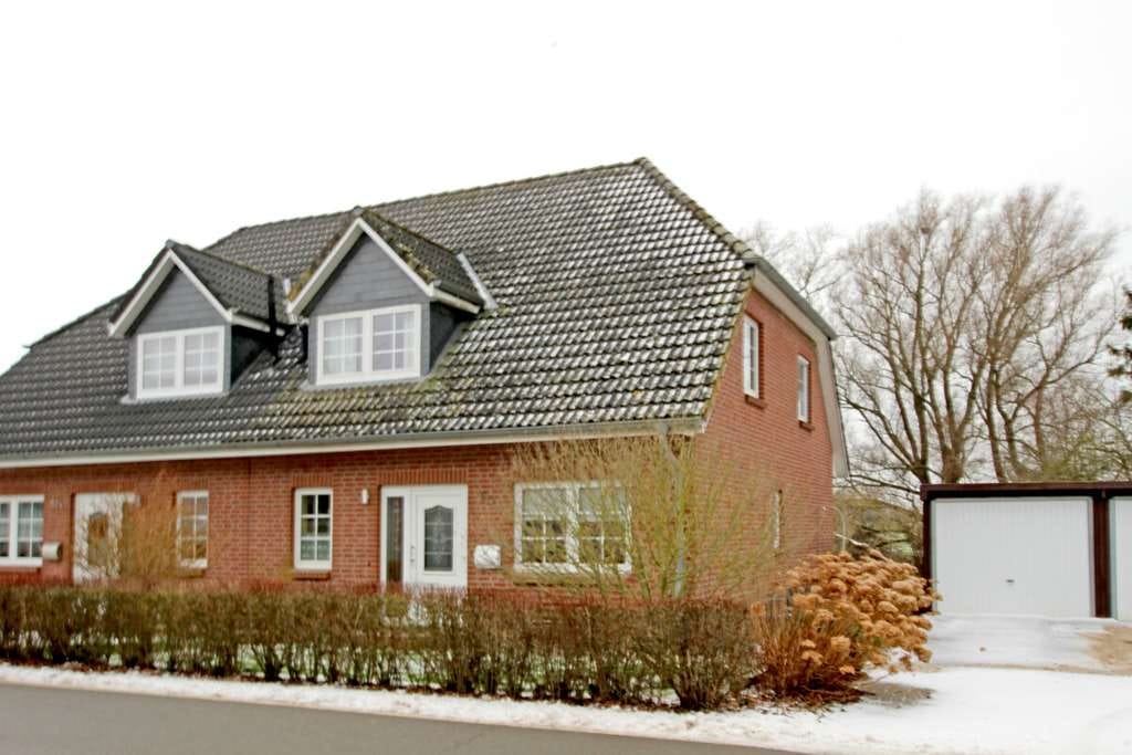 Immobilie in Kalkhorst - Schönes Wohnhaus mit 5 Zimmern, Kamin, Sauna und Doppelgarage in Nähe des Ostseestrandes ! - Bild 3