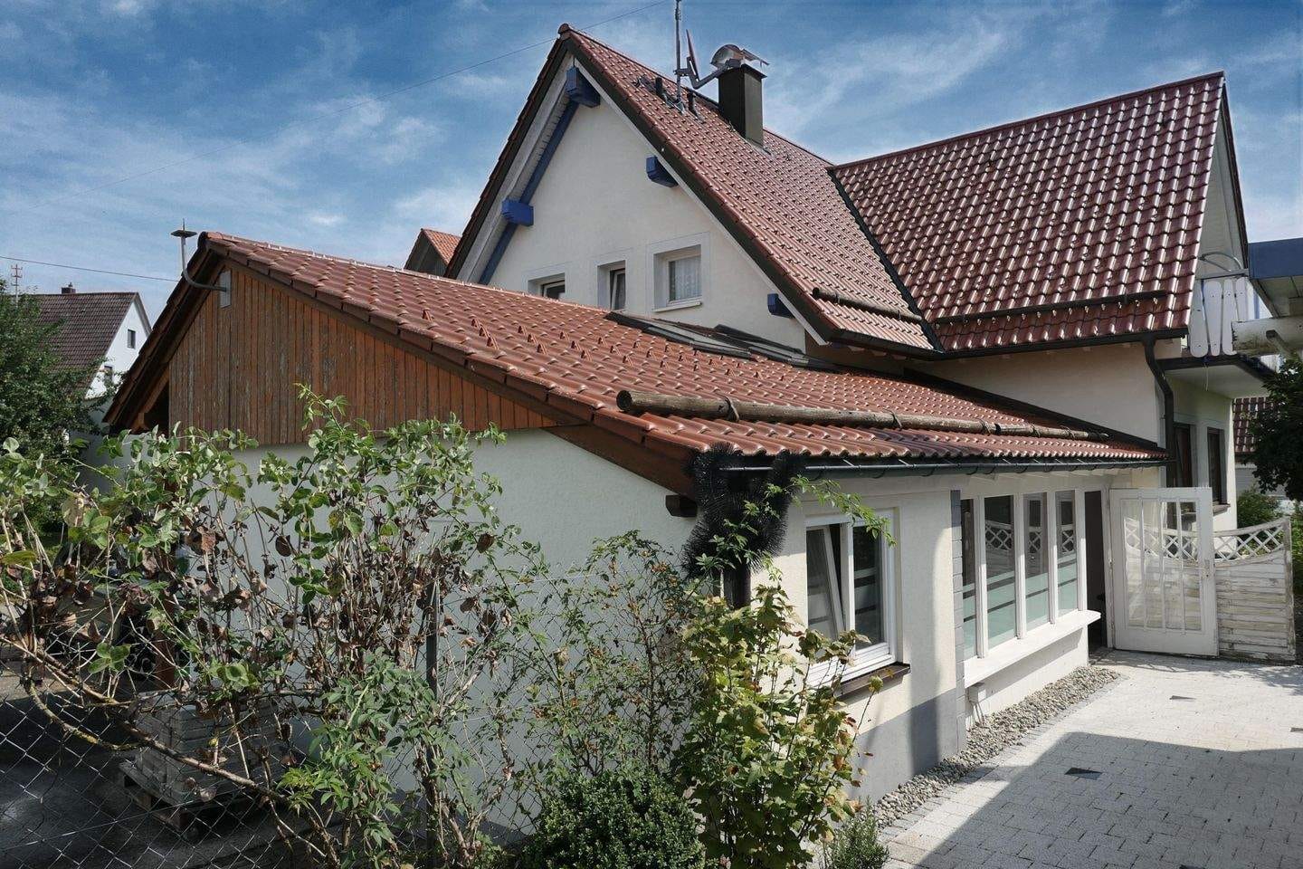 Immobilie in Tuningen - Wohnen und Gewerbe: Werkstatt/Lager mit DG-Wohnung in Tuningen - Bild 2