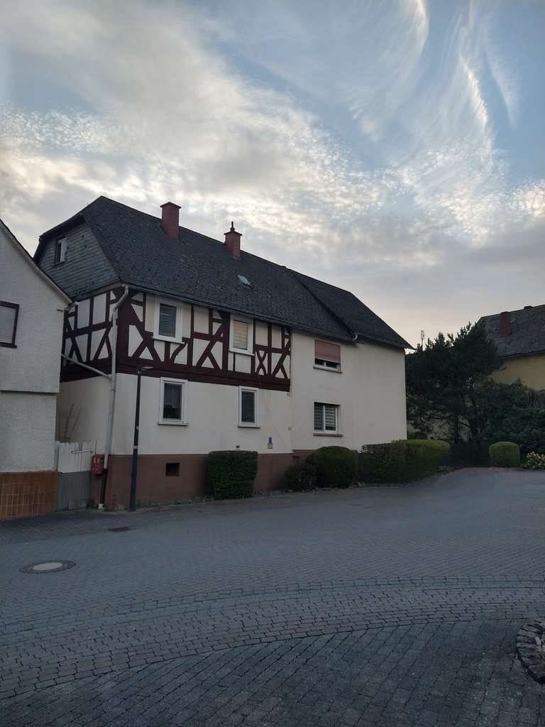 Immobilie in Ehringshausen - Einfamilienhaus mit 140 m² Wohnfläche in Ehringshausen - Bild 1