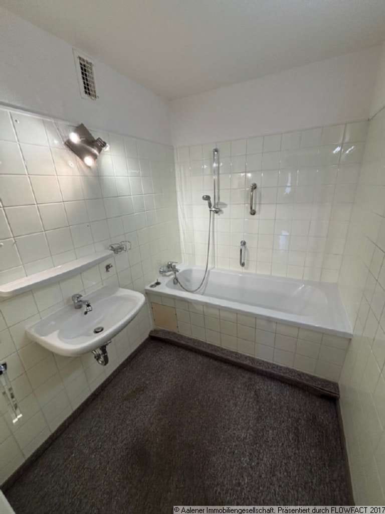 Immobilie in Aalen - Geräumige 3-Zimmer-Wohnung mit Loggia in Aalen-Grauleshof - Bild 1