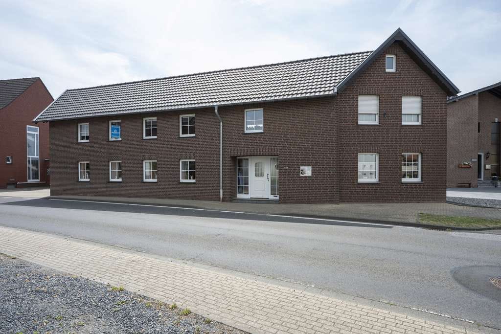 Immobilie in Gangelt - Zwei Häuser mit großem Grundstück und traumhaftem Feldblick in Gangelt-Birgden! - Bild 1