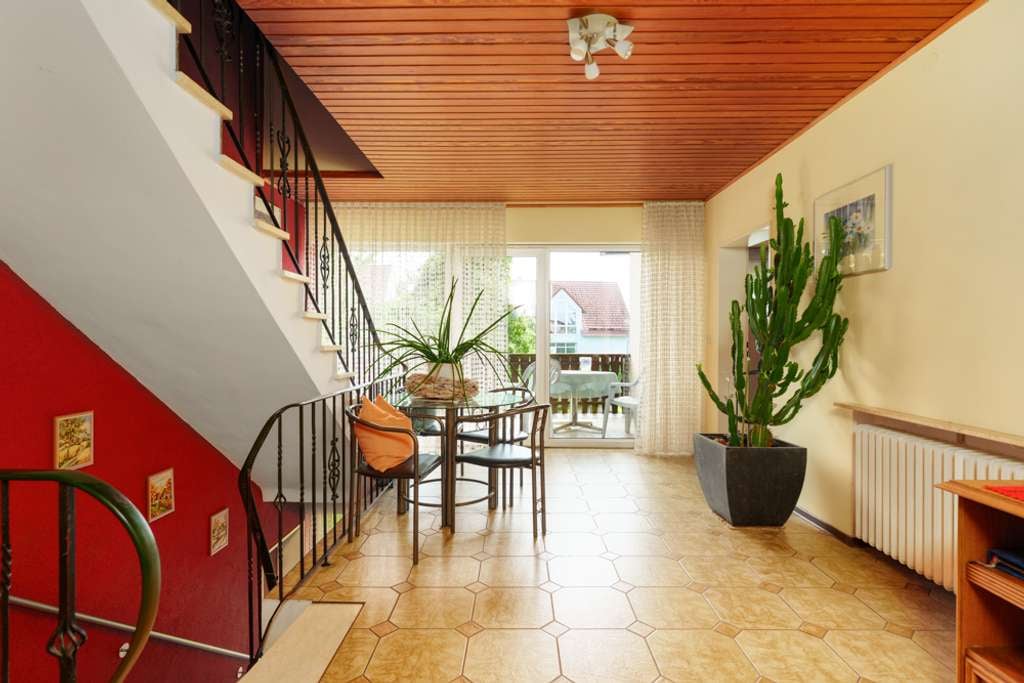 Immobilie in Lauterhofen - Leben im Grünen: Großzügiges Einfamilienhaus mit Nebengebäuden und ca. 6.036 m² Grundstücksfläche - Bild 4