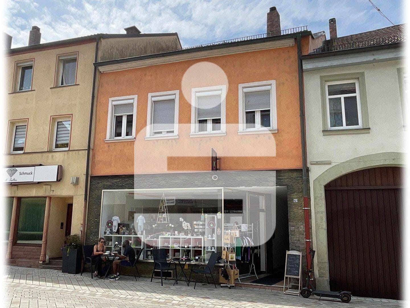Immobilie in Hammelburg - Modernisiertes Stadthaus als Kapitalanlage oder zum Selbstbezug - Bild 0