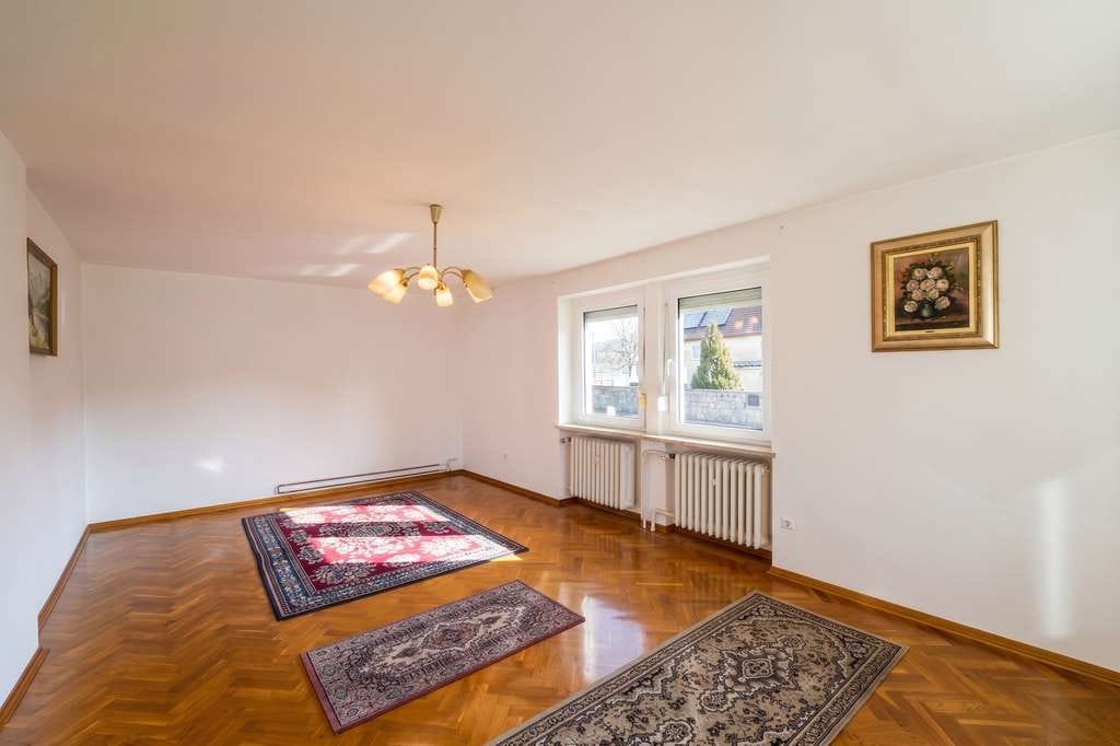 Immobilie in Dornburg-Camburg - Großzügiges Familienidyll mit Weitblick und vielseitigen Nutzungsoptionen - Bild 2