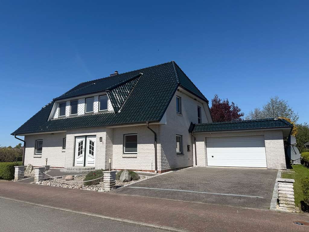 Immobilie in Warwerort - Warwerort: Familienfreundliches Einfamilienhaus mit 5 Zimmern in idyllischer Lage - Bild 1