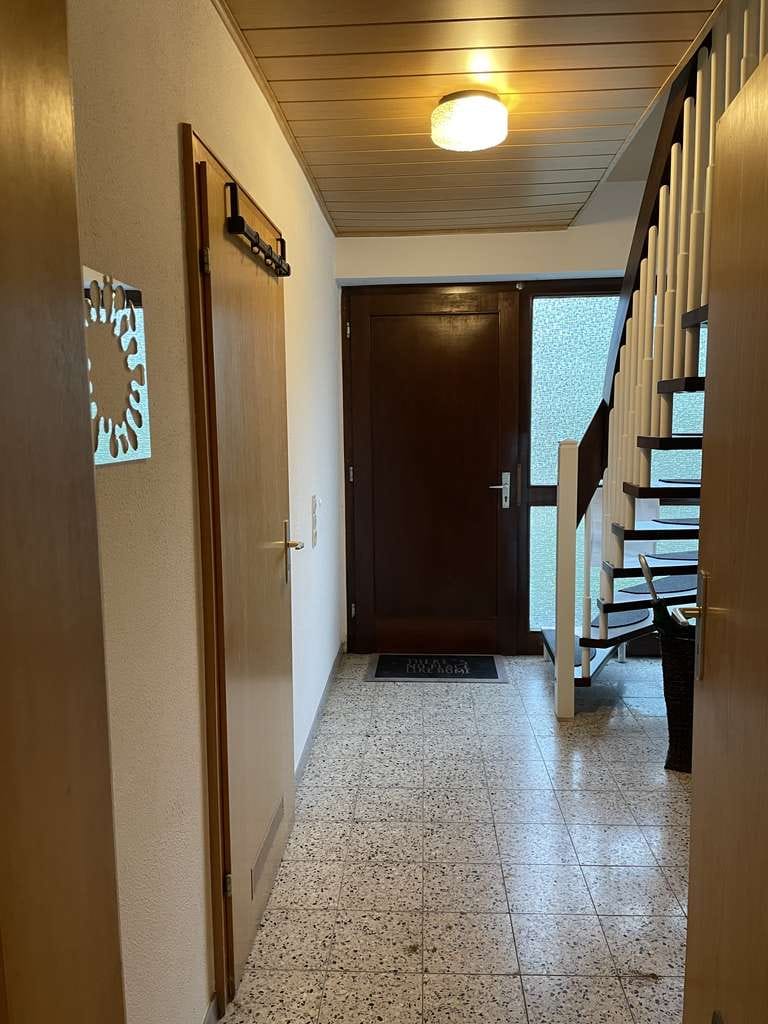 Immobilie in Vöhl - Schönes Haus mit 11 Zimmern in Vöhl - Bild 3
