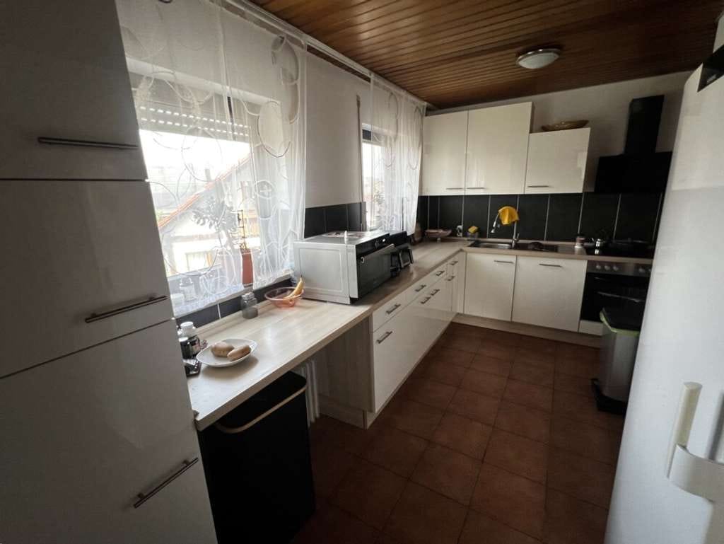 Immobilie in Schönaich - Solide Kapitalanlage: 3,5-Zimmer-Wohnung mit ca. 3,7 % Bruttorendite, großem Balkon und Stellplatz - Bild 3