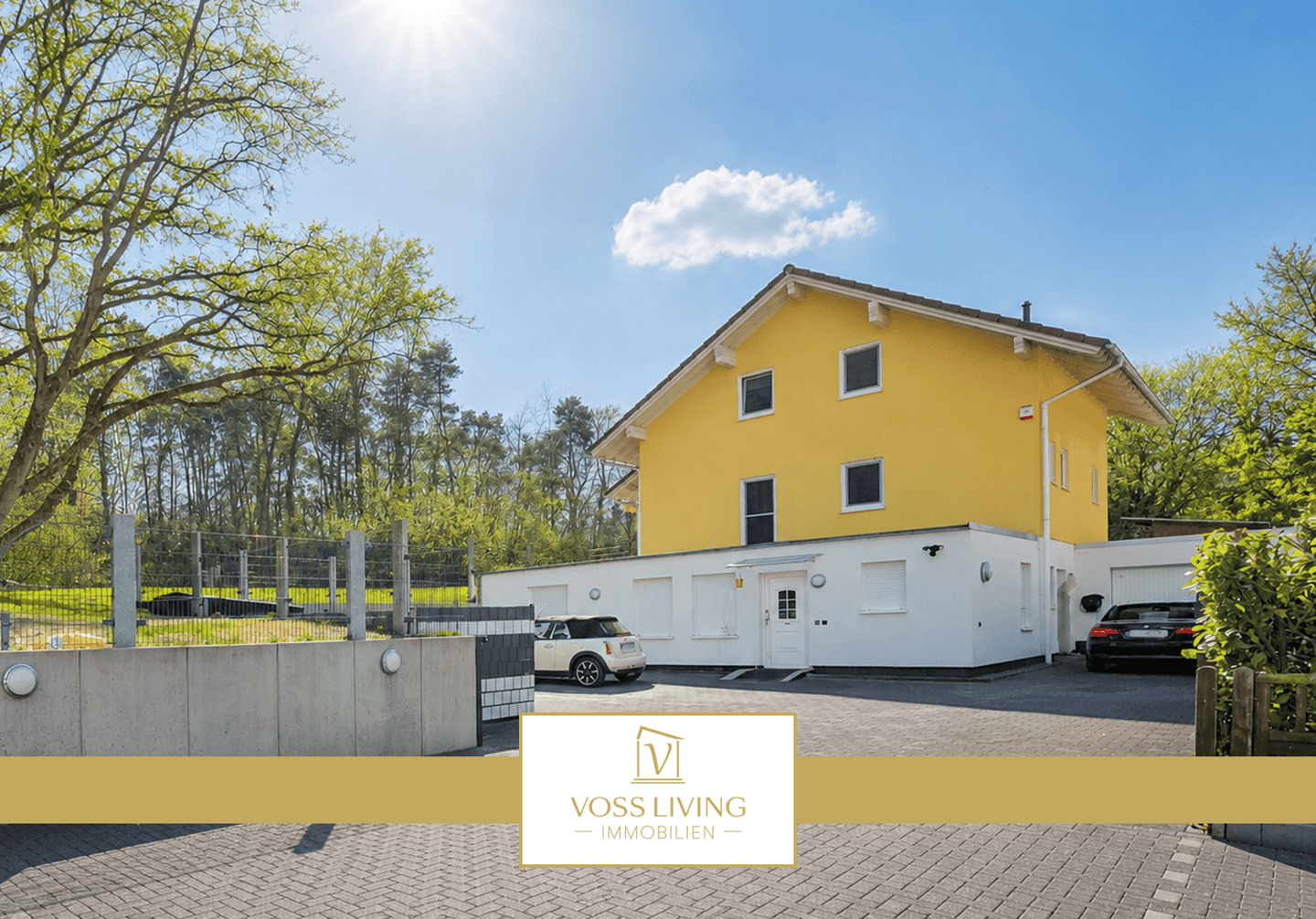 Immobilie in Schöneck - Wohn- & Geschäftshaus am Wald mit Traumgrundstück, ELW, Garage & 5 Stellplätzen - Bild 0