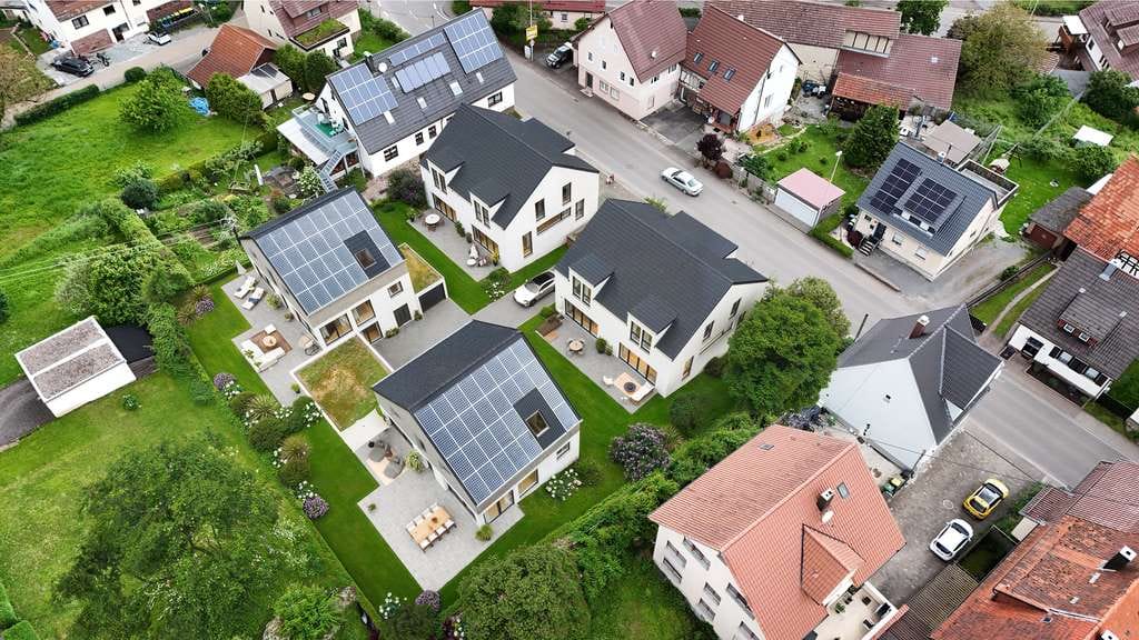 Immobilie in Wimsheim - HEIMAT FÜR HERZ UND SEELE: Moderne DHH inkl. Grundstück - Bild 2