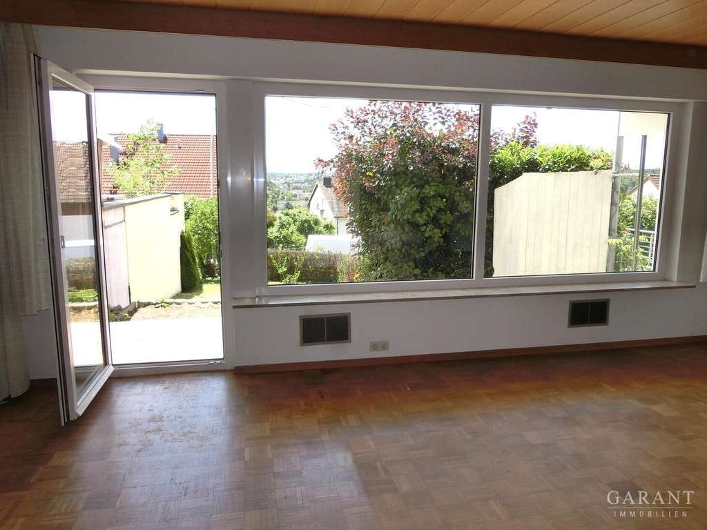 Immobilie in Uhingen - Gepflegte Doppelhaushälfte in herrlicher Aussichtslage von Uhingen - Balkon/Terr./Garten/EBK/Garage - Bild 2