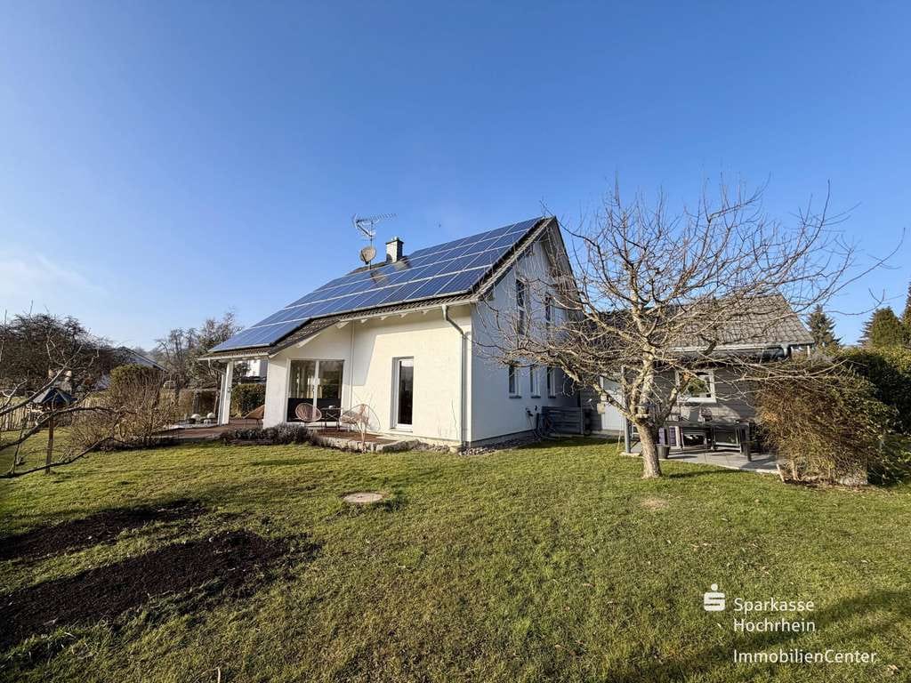Immobilie in Dettighofen - Wohnqualität, die begeistert - Modernes Einfamilienhaus mit Gartenidylle in Dettighofen - Bild 2