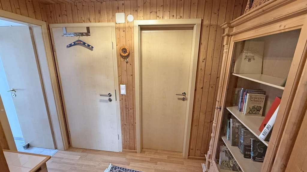 Immobilie in Häusern - Lichtdurchflutete Dachgeschosswohnung mit Charme – Ruhig wohnen im idyllischen Südschwarzwald - Bild 1
